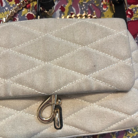 Elegant Cream Quilted Crossbody Bag - Picture 2 of 4